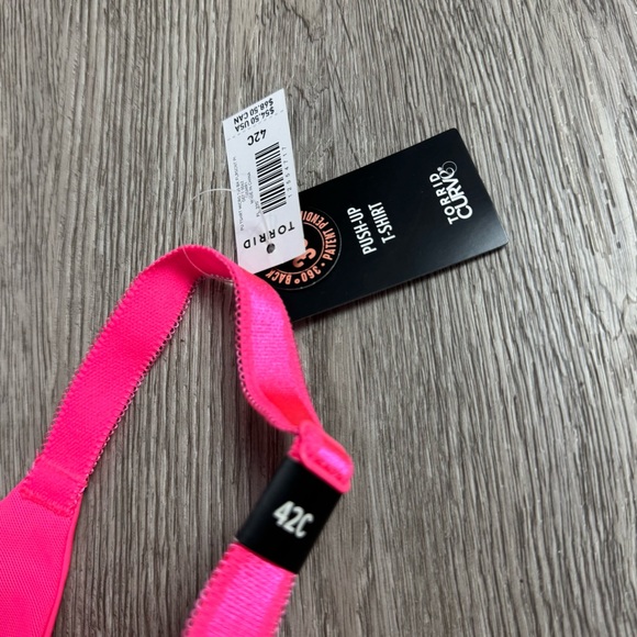 Torrid Curve Push-Up T-Shirt Bra 42C Neon Pink Lace Trim NWT - Picture 3 of 6